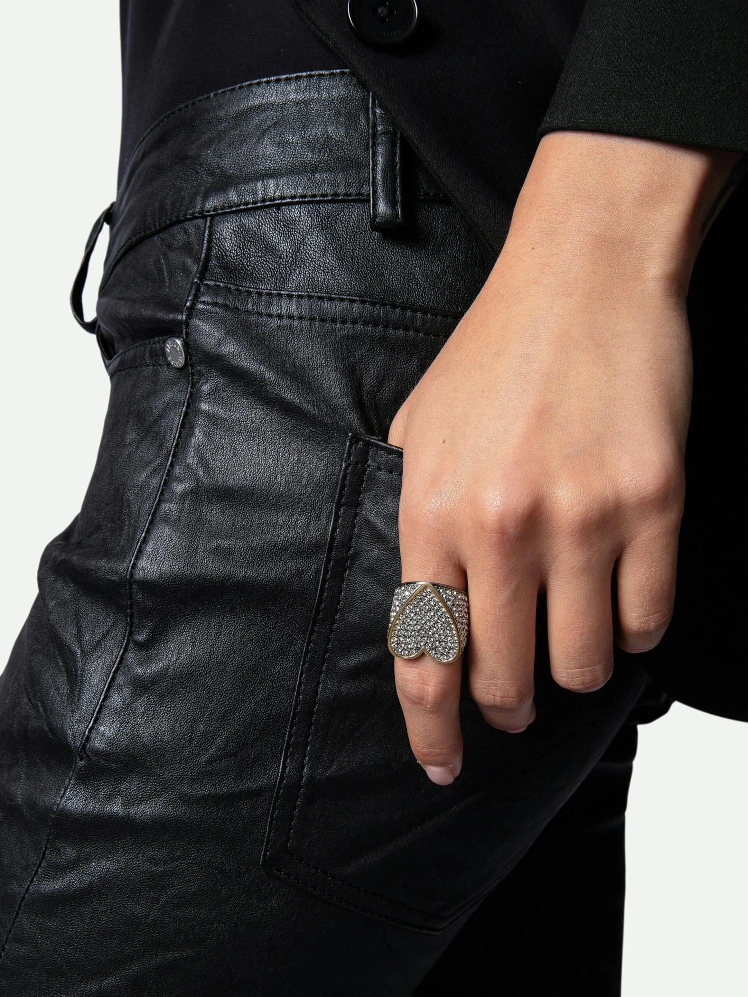 Idol Strass Ring Shiny black Zadig & Voltaire Idol Strass Ring Shiny Black -Zadig Et Voltaire OWJW00012 SHINY BLACK HOVER 1 scaled